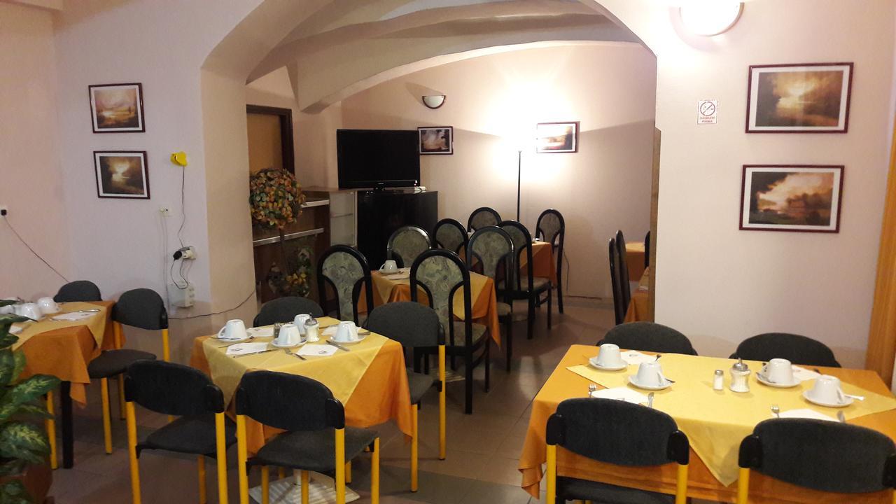 Hotel Veli Joze Pula Ngoại thất bức ảnh